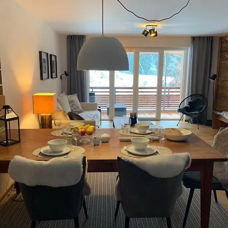 Apartment Stube9 Am Feldberg, Direkt An Der Skipiste, In-ski Out *